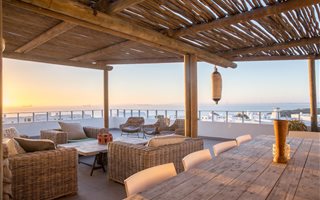 6 Bedroom House in Paradise Beach