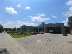 4 Bedroom House in Roodepoort Central
