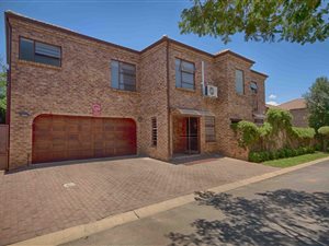 4 Bed Townhouse in North Riding