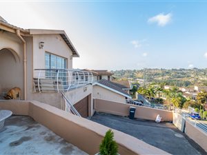3 Bed House in Shallcross