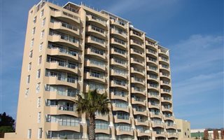1 Bedroom Apartment in Strand Central
