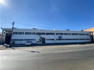 1236 m² Industrial space in Industria North