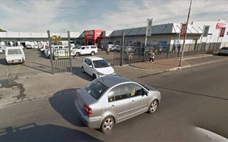 252 m² Commercial space in Parow Central