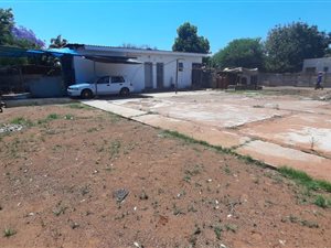 899 m² Land available in Oos-Einde