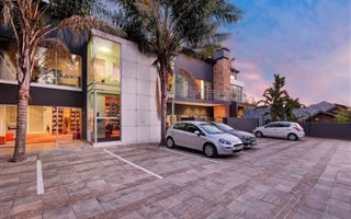 Commercial space in Parktown North