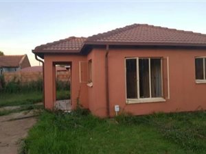 2 Bed House in Akasia