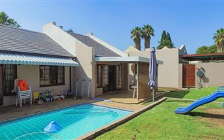 2 Bedroom House in Lonehill