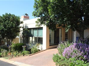 3 Bed Townhouse in Rietvalleirand