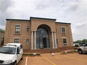 100 m² Commercial space in Highveld