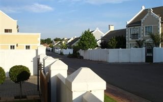 3 Bedroom House in Rietvalleirand