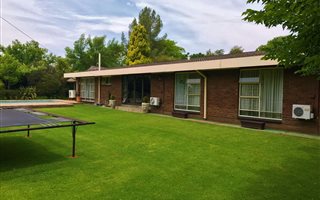 4 Bedroom House in Grimbeek Park