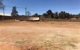 4.2 ha Smallholding in Ivydale