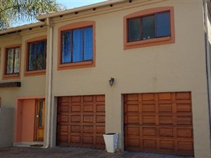 5 Bed Townhouse in Woodhill