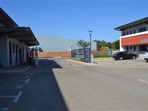 830 m² Industrial space in Brentwood Park