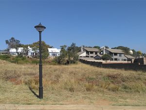 990 m² Land available in Derdepoort