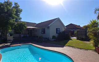 3 Bedroom House in Meadowridge