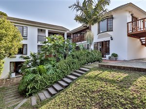 10 Bed House in Woodleigh