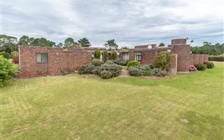 5 Bedroom House in Theescombe