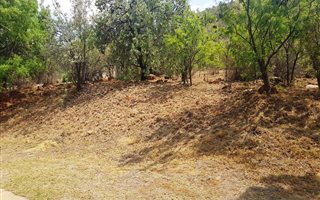 925 m² Land available in Kosmos Ridge