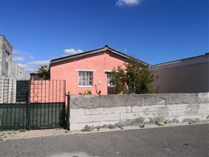 2 Bed House in New Woodlands