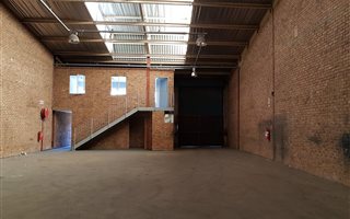 350 m² Industrial space in Meadowdale