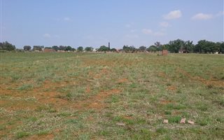 2.3 ha Land available in Ardenwold