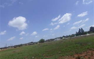 1983 m² Land available in Highbury