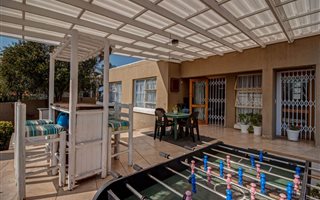 3 Bedroom House in Bromhof