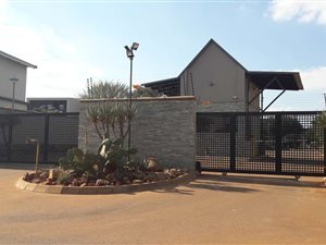 3 Bed Townhouse in Bronberg