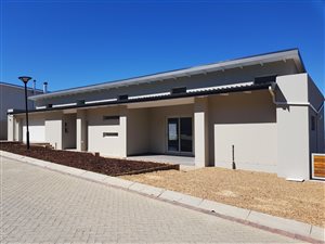 4 Bedroom House in Dennegeur