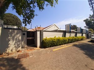15 m² Commercial space in Parktown North