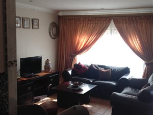 3 Bed House in Dunnottar