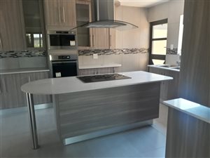 4 Bed House in Bendor