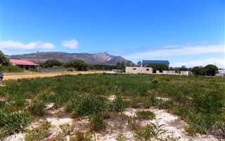 1338 m² Land available in Fishers Haven