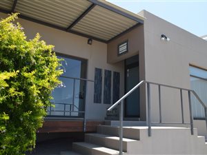 356 m² Commercial space in Keidebees