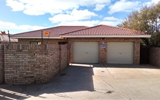 3 Bedroom House in Royldene