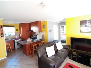 2 Bed Apartment in Gordons Bay Central