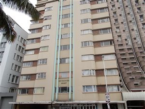 Bachelor apartment in Durban CBD