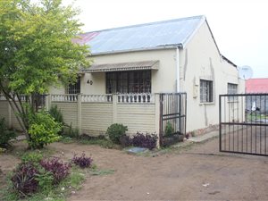 6 Bed House in King Williams Town