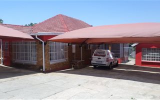 4 Bedroom House in Lilianton