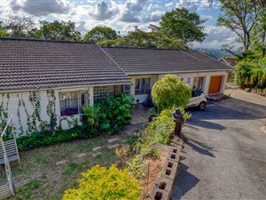 8 Bed House in Atholl Heights