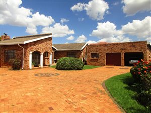 4 Bed House in Klipspruit West
