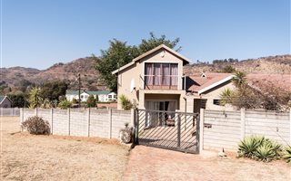 3 Bedroom House in Alan Manor