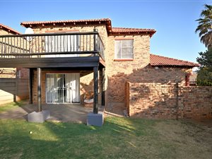 3 Bed Townhouse in Honeydew Ridge