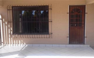 3 Bedroom Townhouse in Witbank Central