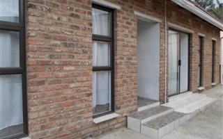 2 Bedroom Garden Cottage in King Williams Town