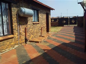 2 Bed Townhouse in Ikageng