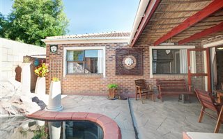 3 Bedroom House in Sonstraal East