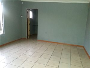 2 Bed Flat in Riversdale