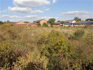3681 m² Land available in Akasia